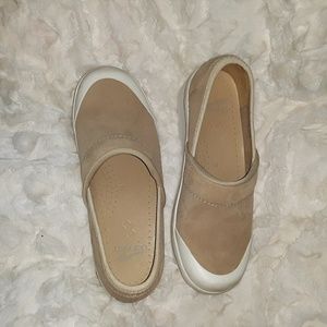 Dansko Volley Vegan clogs Khaki shoes size 36